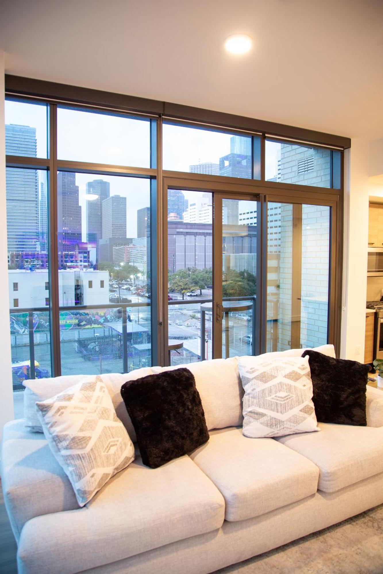 Cozy Home Toyota Center Хьюстон Экстерьер фото