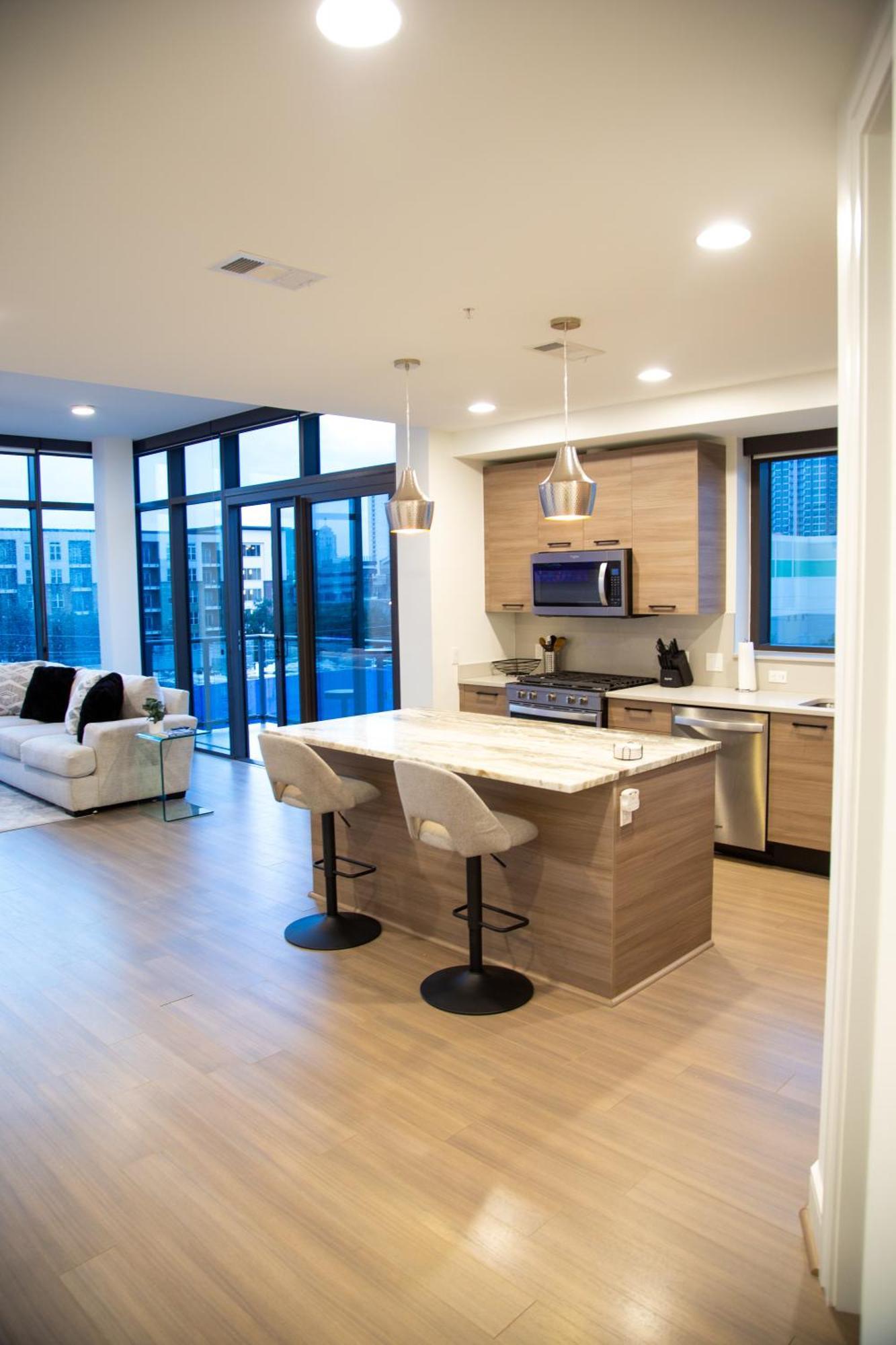 Cozy Home Toyota Center Хьюстон Экстерьер фото